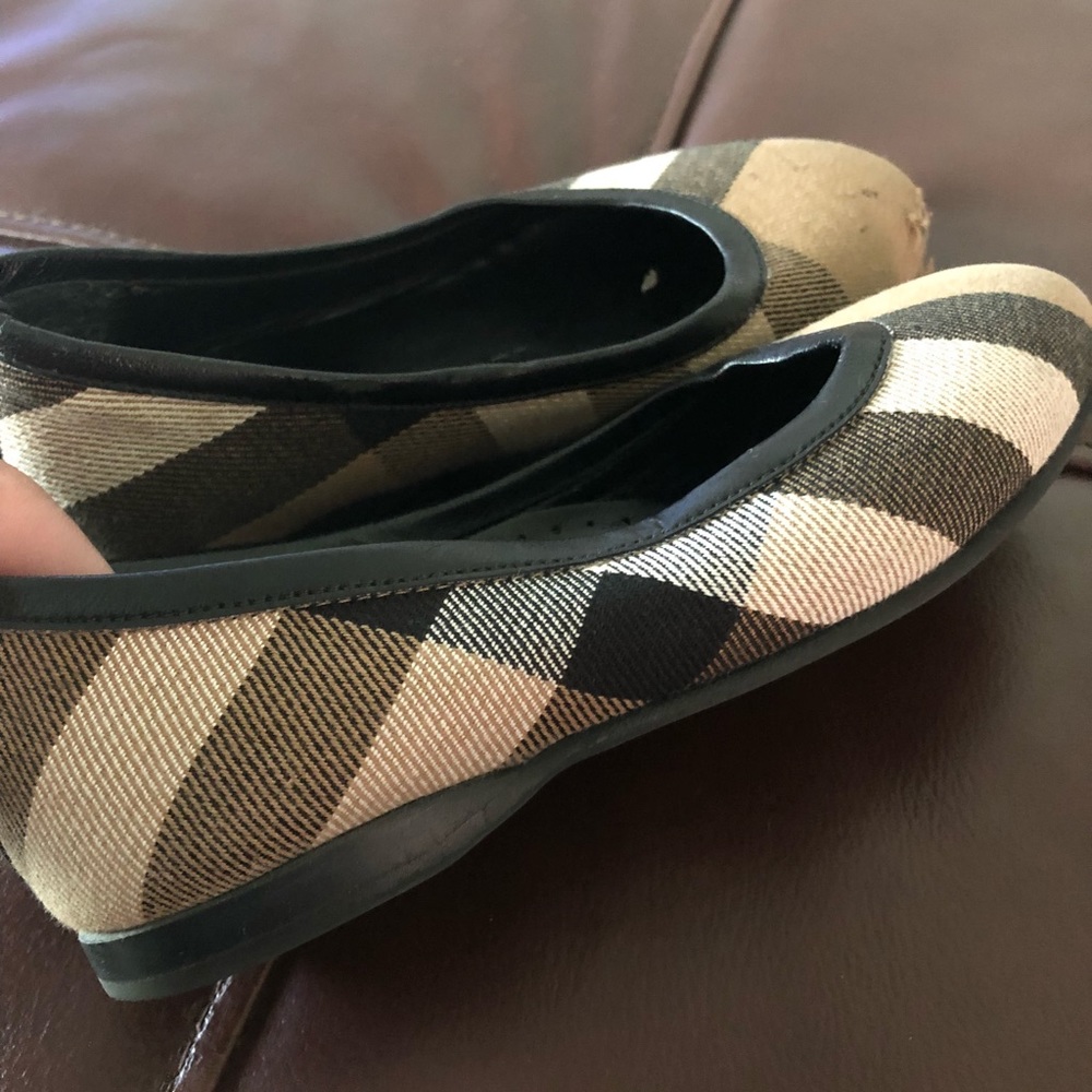 Burberry girl's novacheck flats